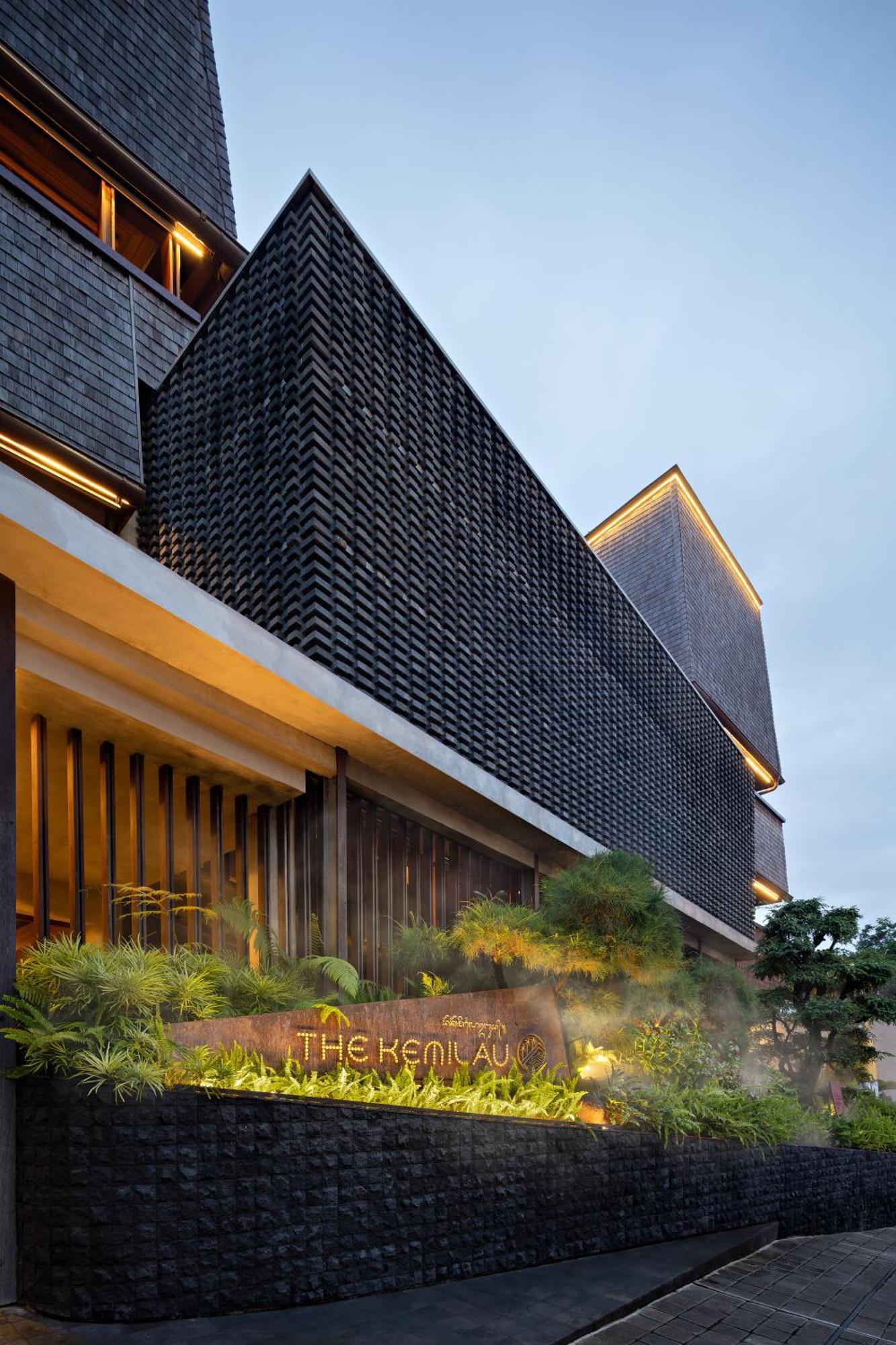 Hotel The Kemilau 4*