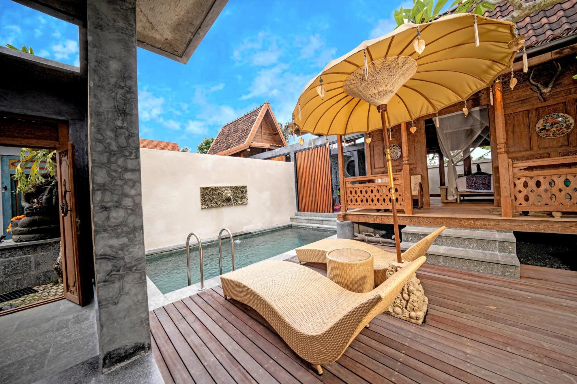 Lanturan Villa *