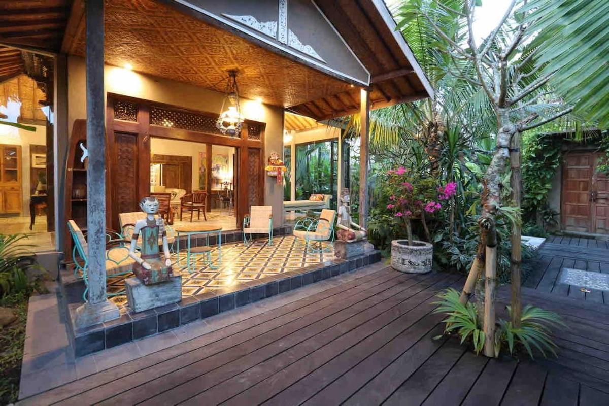 Where Art And Relaxation Meet In Tropical Paradise