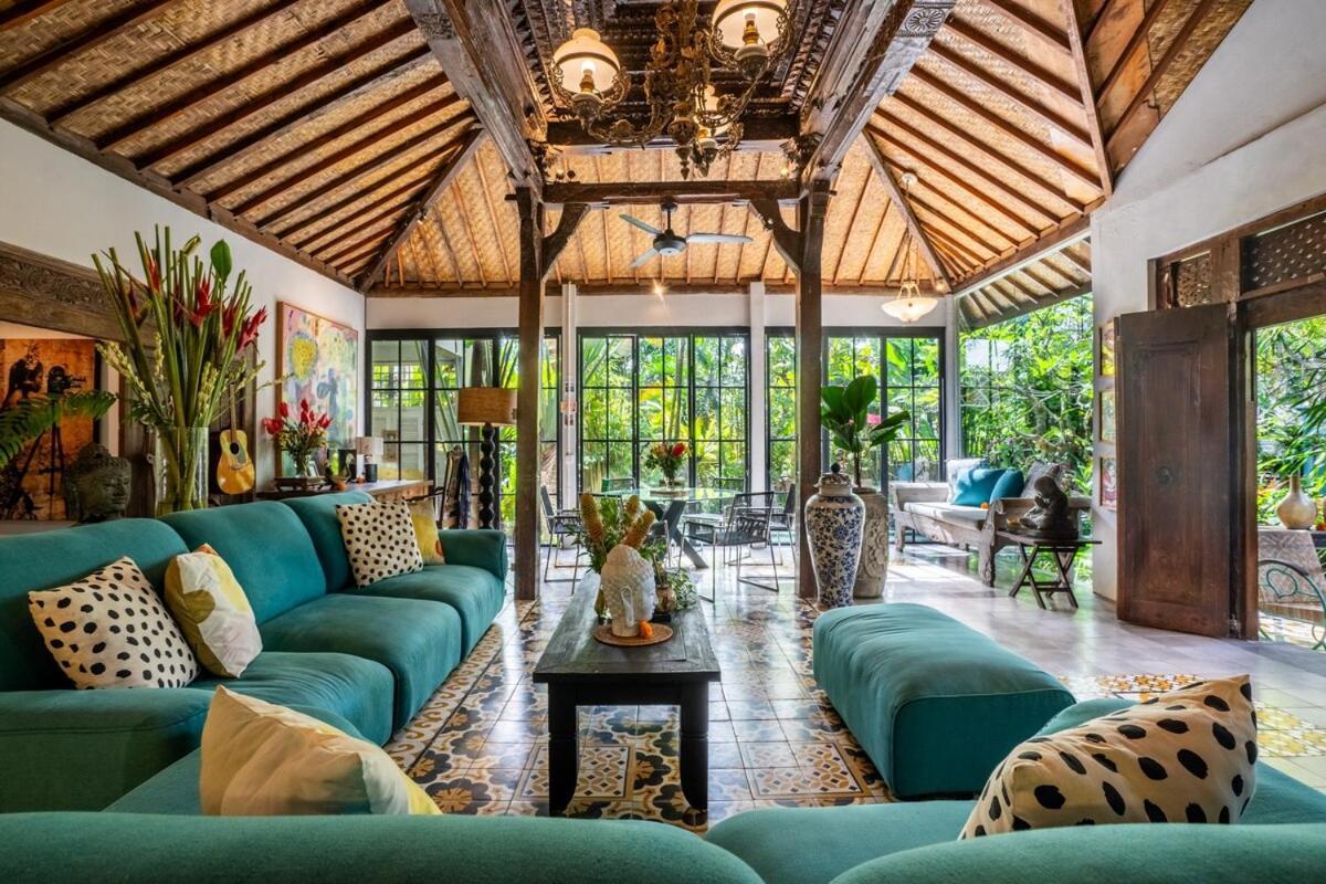 Where Art And Relaxation Meet In Tropical Paradise Villa