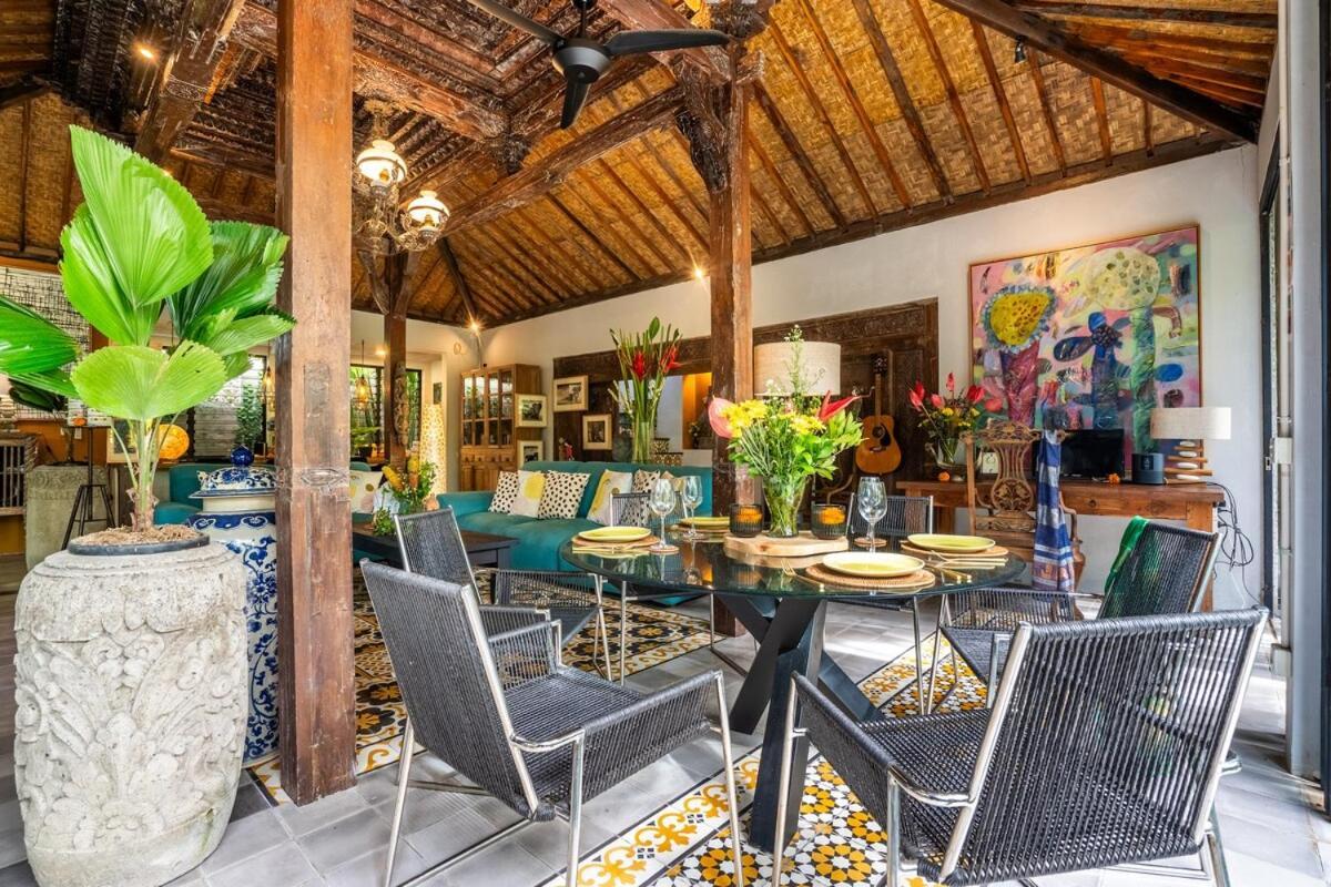 Villa Where Art And Relaxation Meet In Tropical Paradise *