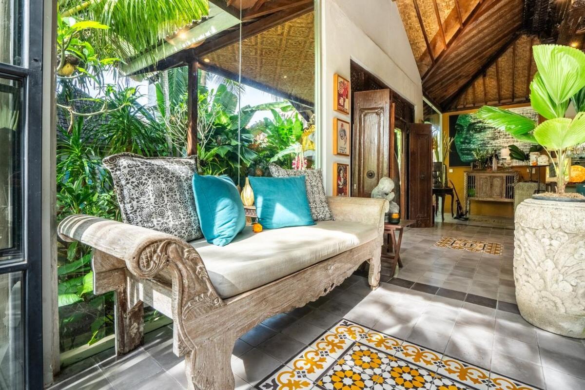 Villa Where Art And Relaxation Meet In Tropical Paradise *