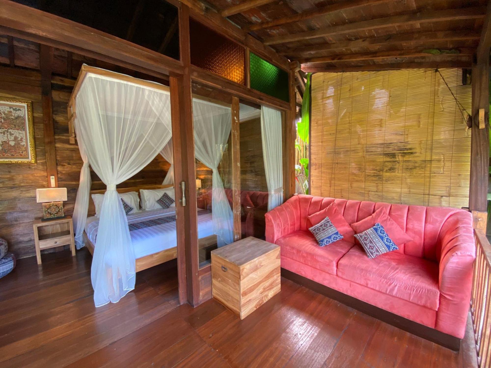 Rumah Lumbung The Wooden House