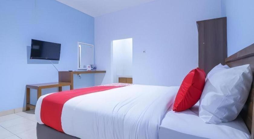 Hotel Oyo 1755 De'balcon Near Ngurah Rai Airport 2*