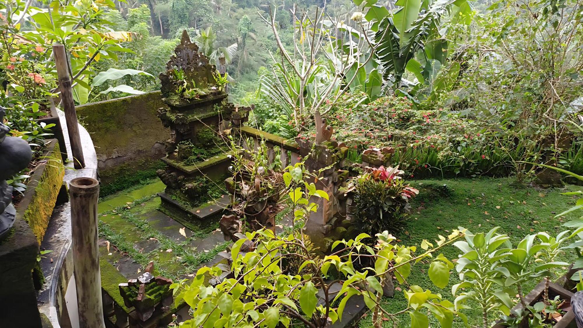 Tirta Asri Taman percutian 4*