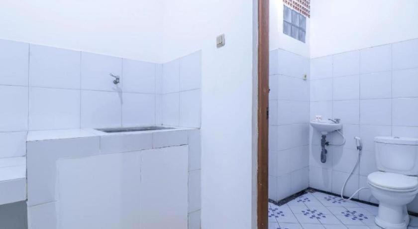 Hotel Oyo 1755 De'balcon Near Ngurah Rai Airport