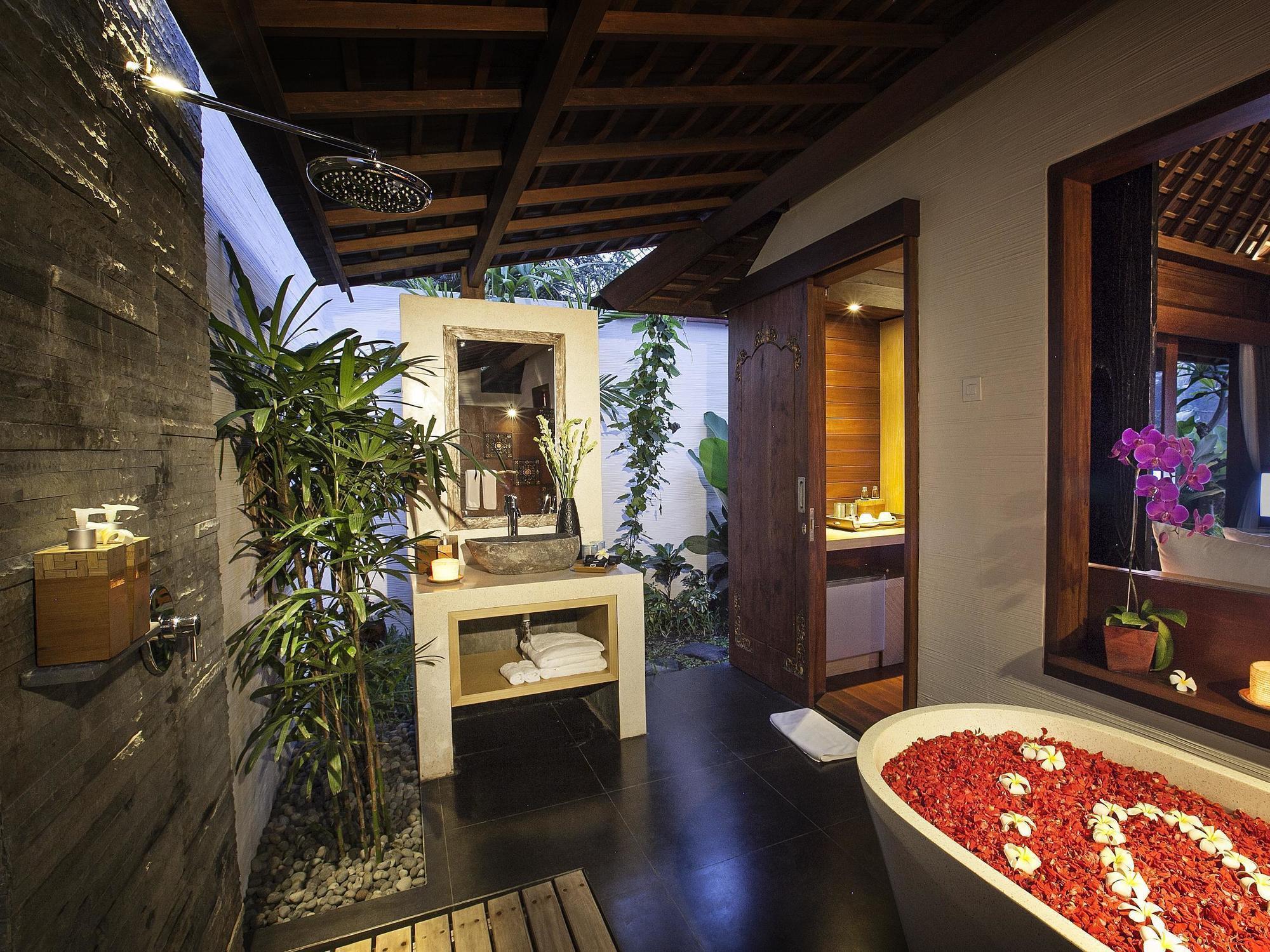 Black Penny Villa *