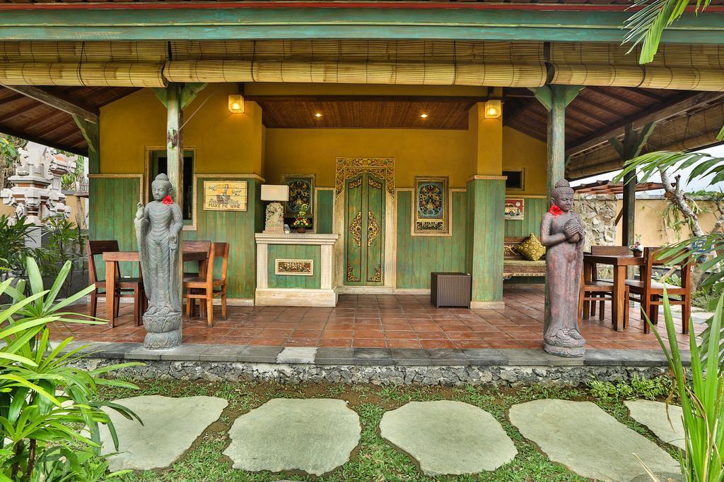 Nini Villa *