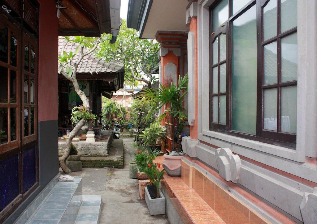 Rumah tetamu Corner *