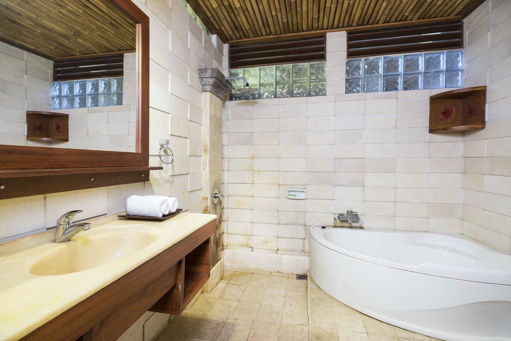 Hotel Adi 3*