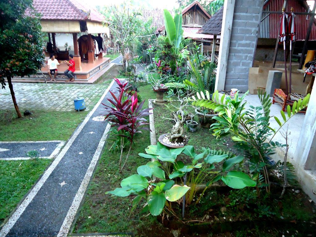 Dewa Put Ubud (Bali)