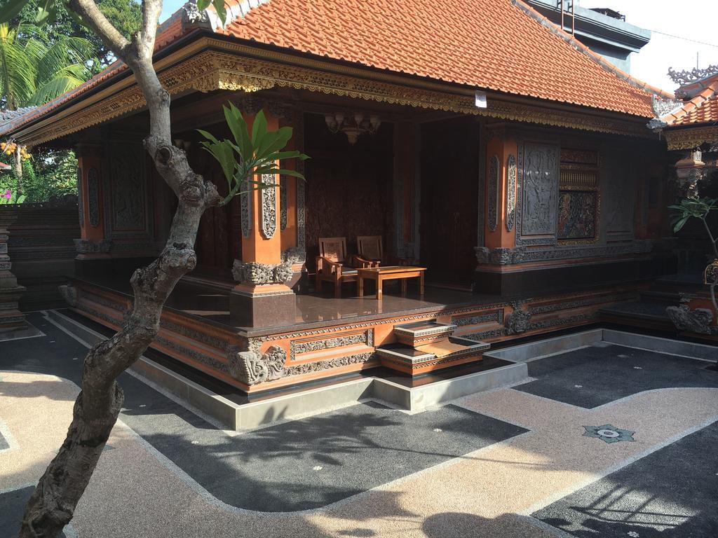 Gedong Bali Family