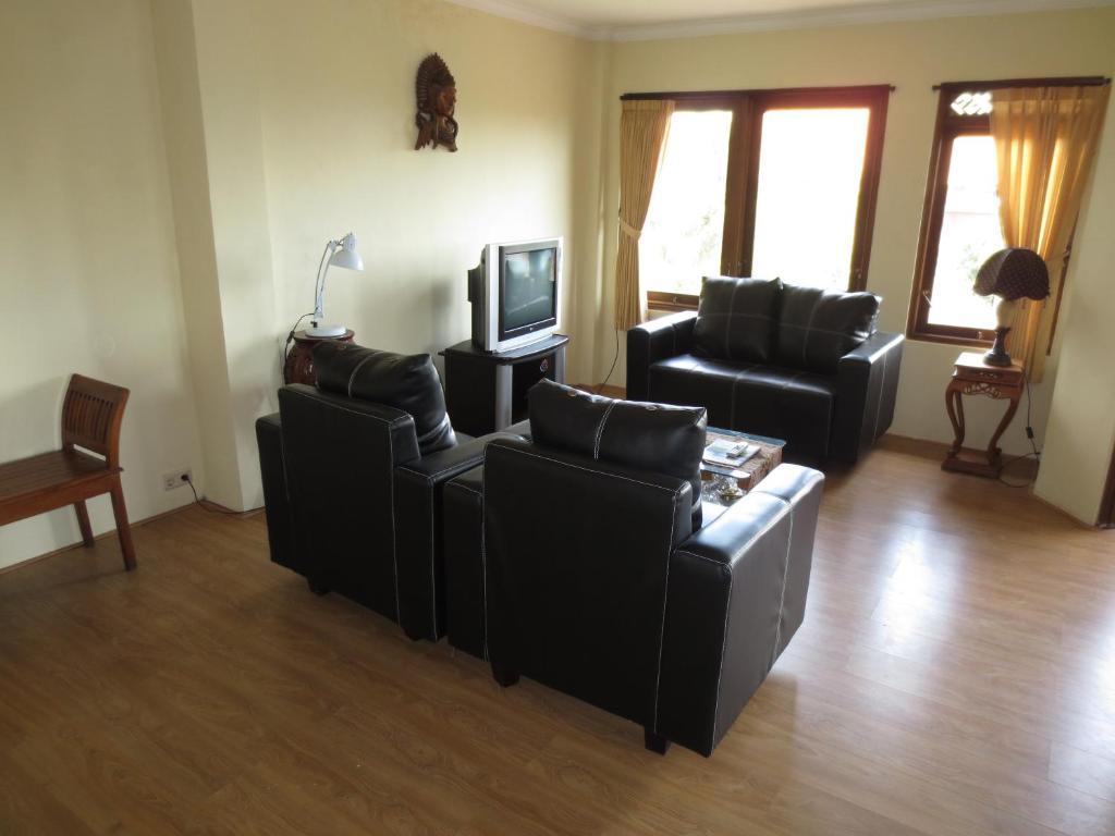 Nuriani Rumah tetamu 3*