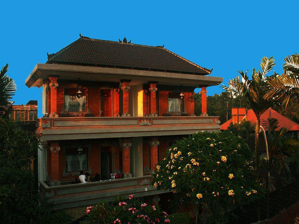 Wisma tamu Teba House