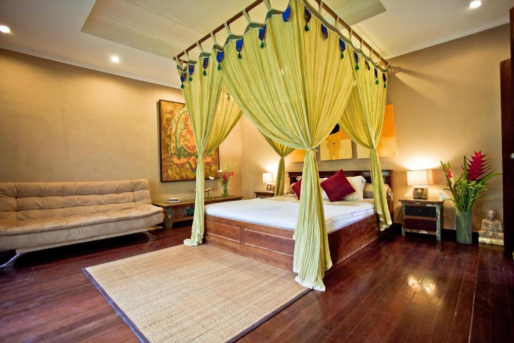 Resort Indigo Tree