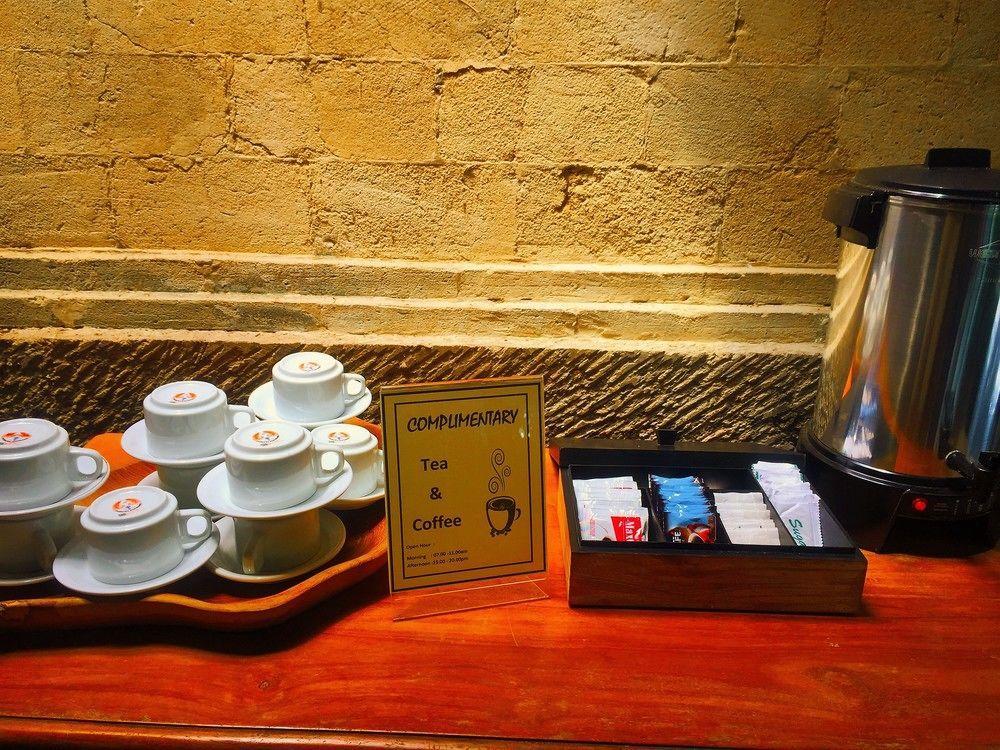 Adi Hotel