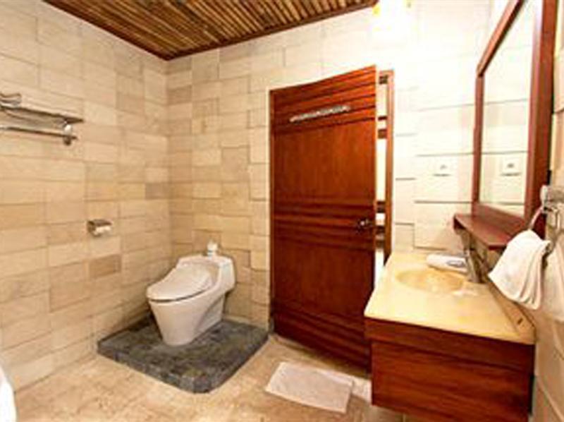 Hotel Adi