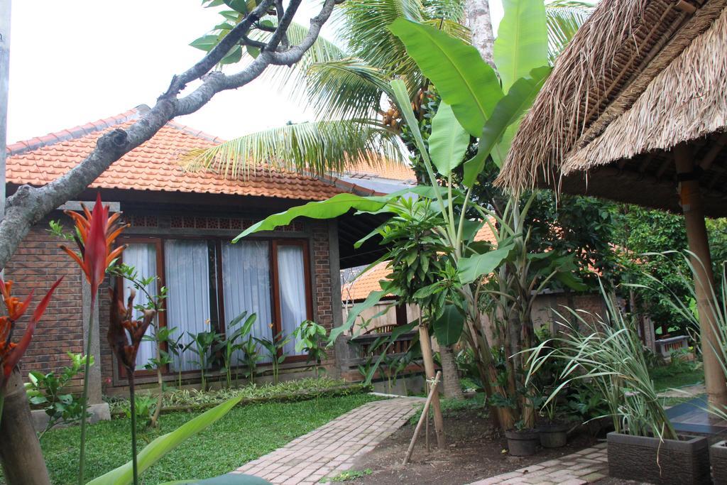 Ary House