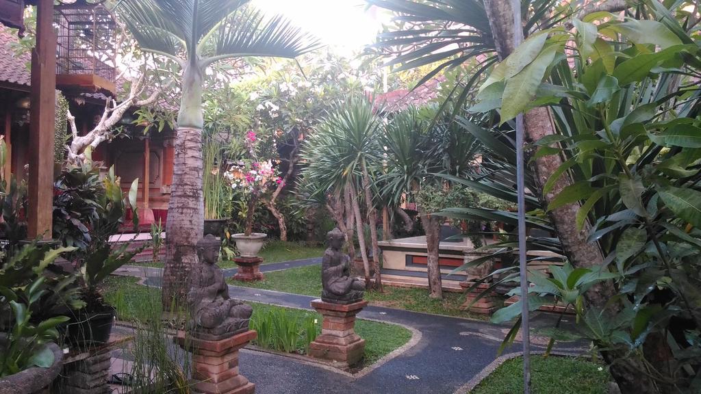 Guest house Suryadina *