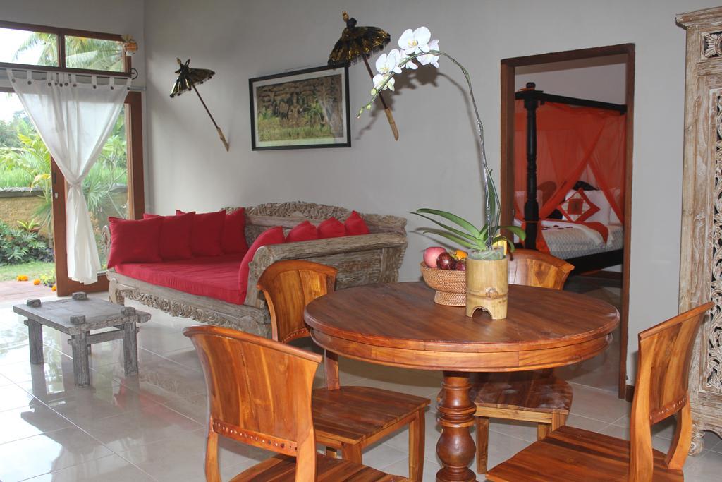 Villa Serenity & *