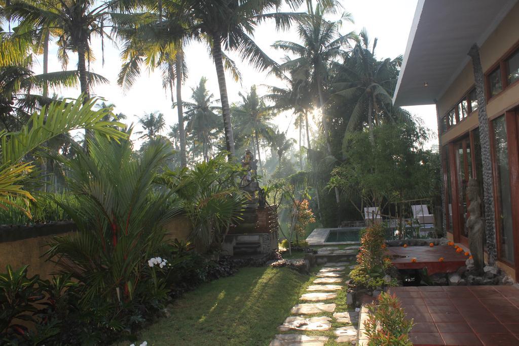 Villa Serenity & *