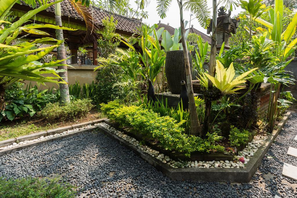 Guest house Asik Bali House 2*