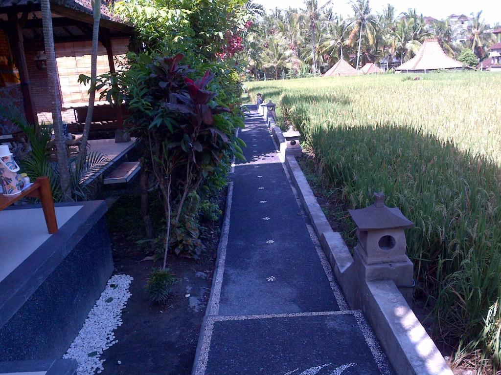 Puji And Gasthuis Ubud