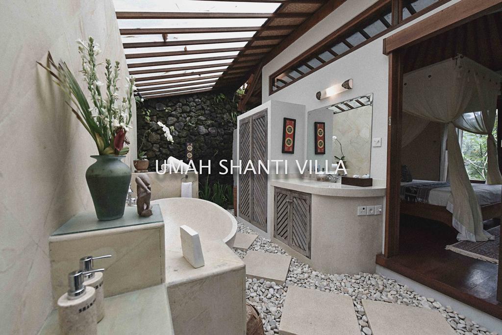 Umah Shanti Villa *