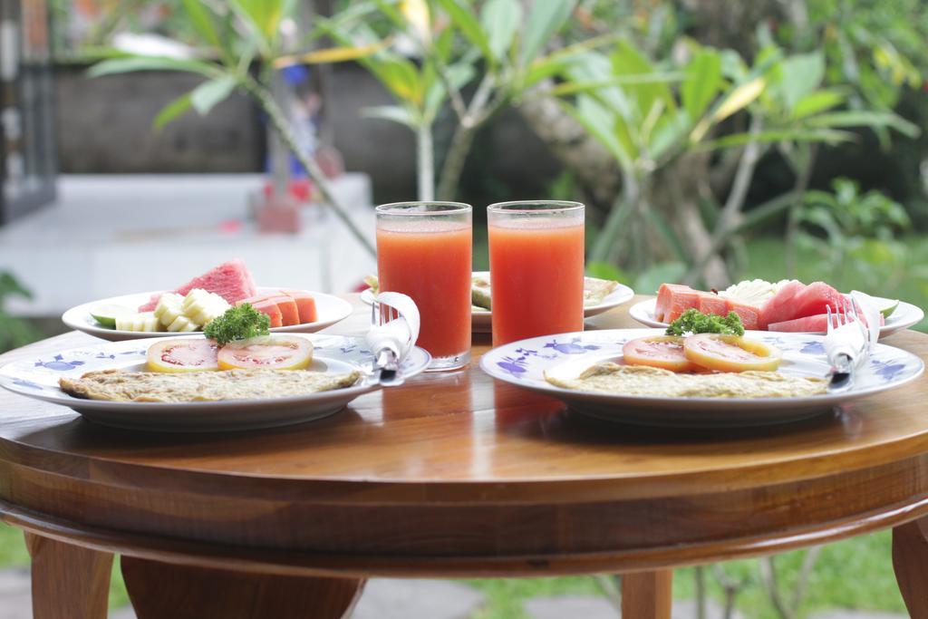 Cucu House Homestay *