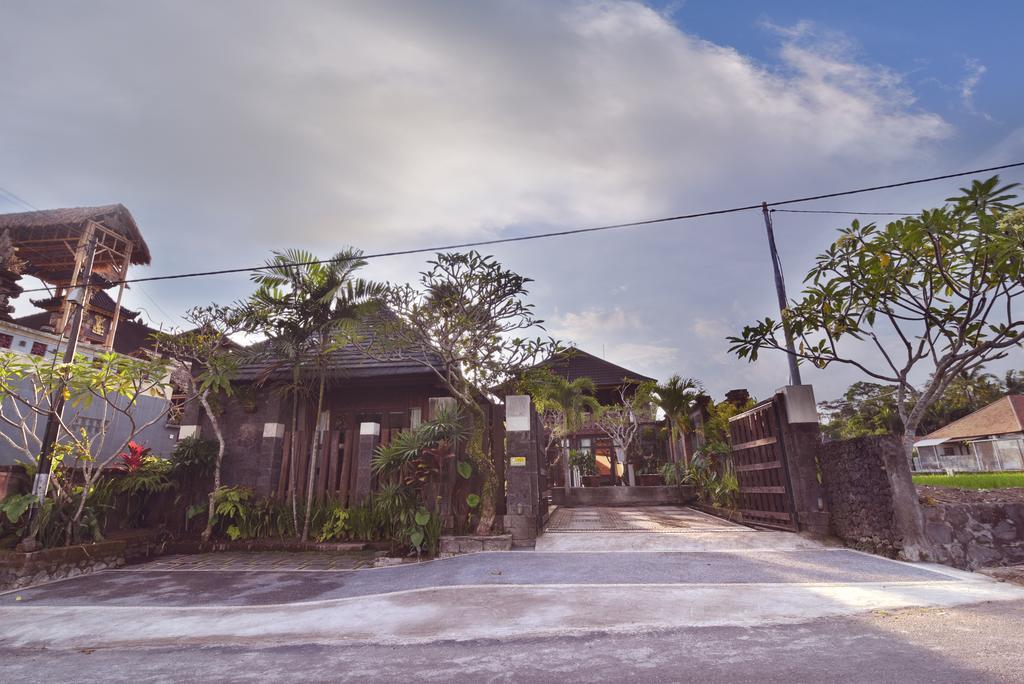 Villa Wooden Villa By Prasi *