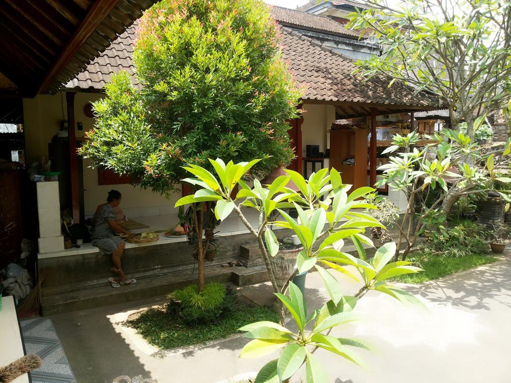 Dekwah Homestay *