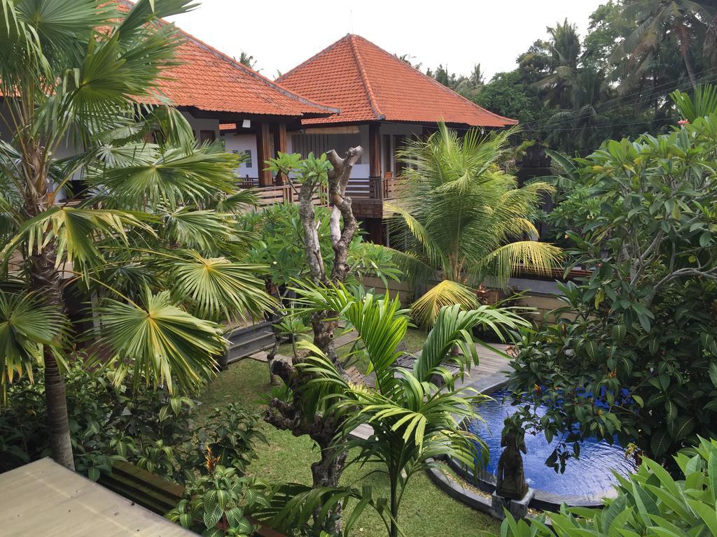 Budhi Ayu Taman liburan 3*