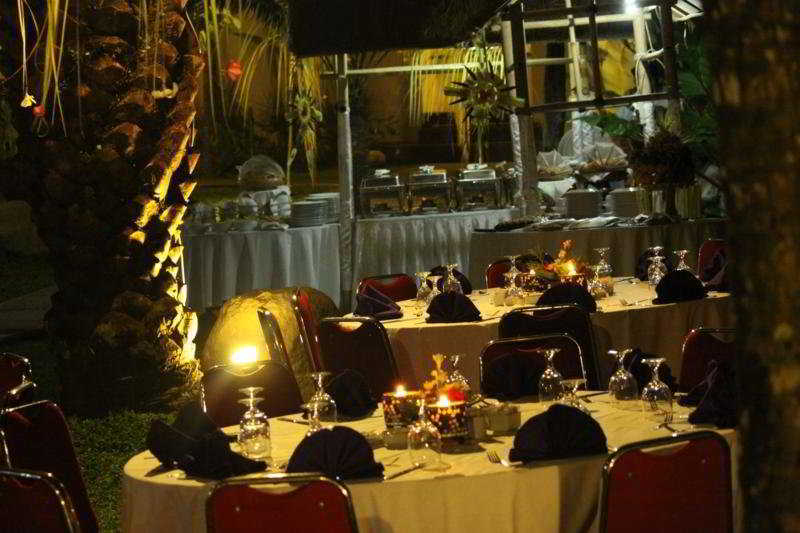 The Grand Sunti Hotel 3*