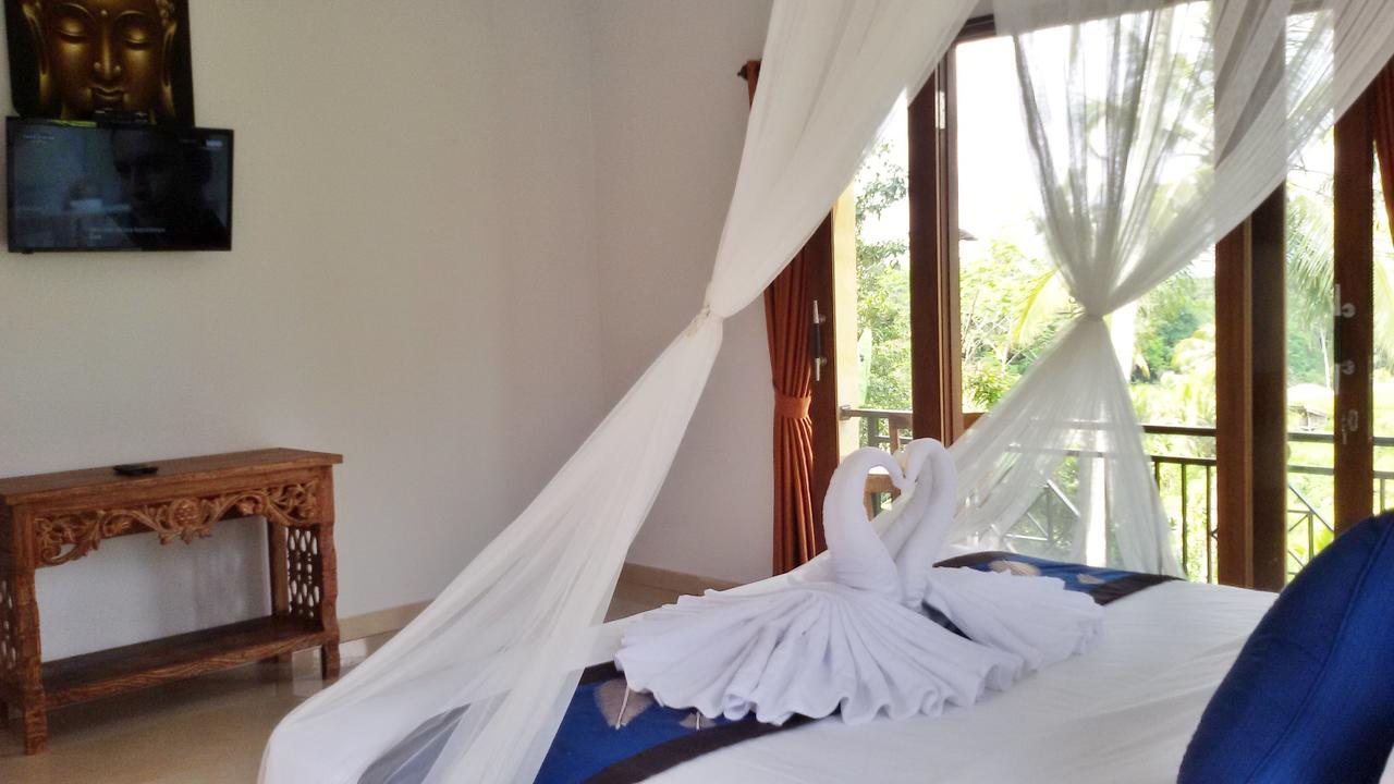 Homestay Kencana House *