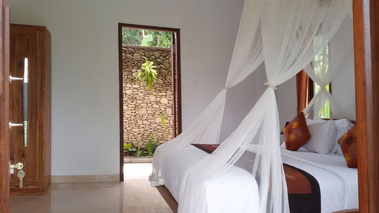 Kencana House Homestay *