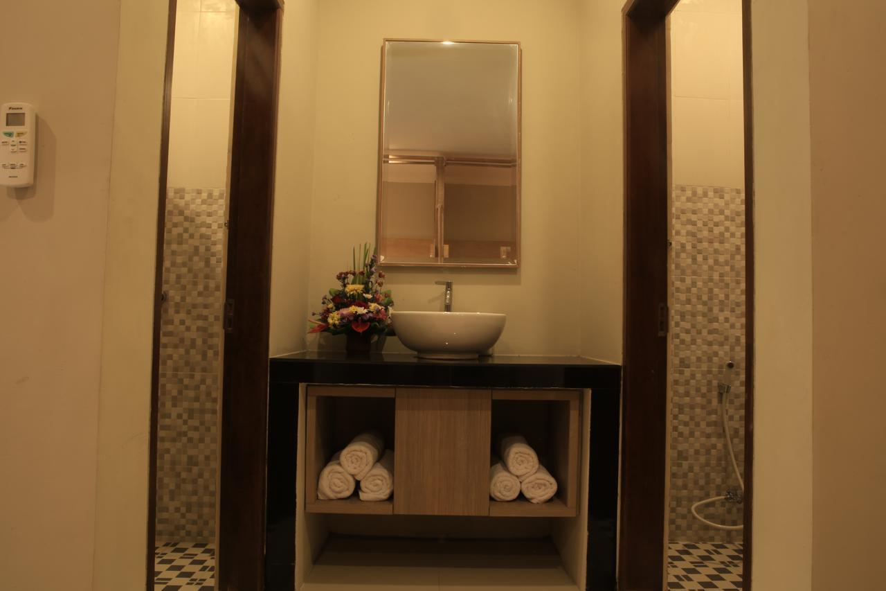 Poshtel *
