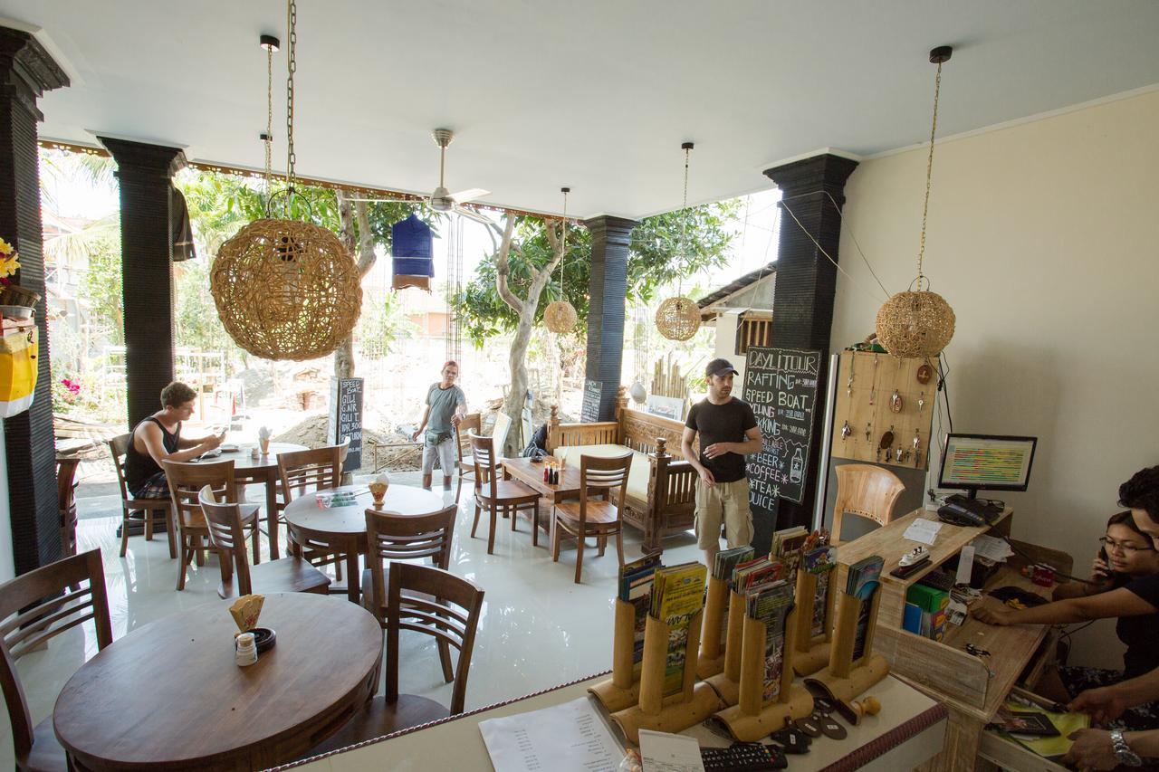 Puji Hostel *