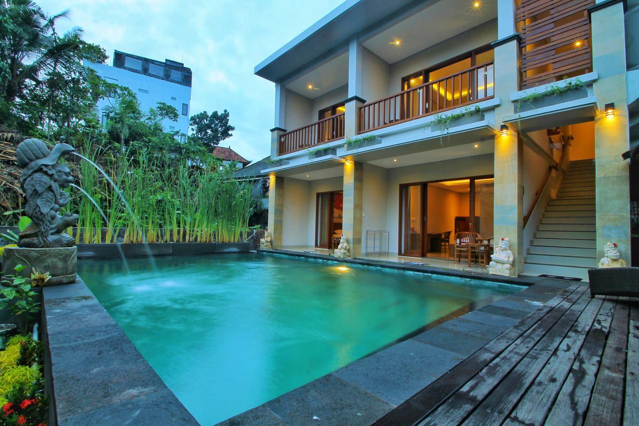 Dewi Putri House Guest house *