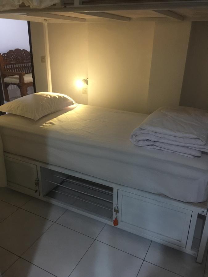 Anggrek Mas Bed & Breakfast Hostel *