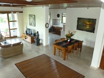 Agung Khalia * Ubud (Bali)
