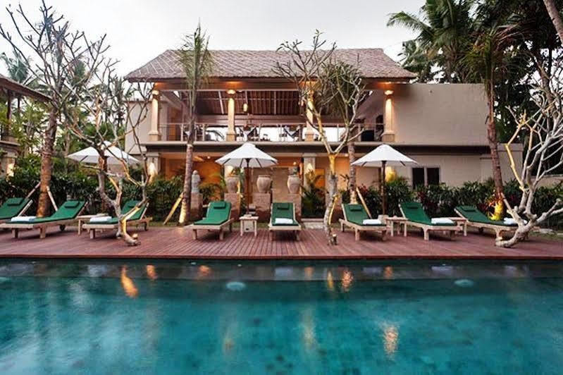 Hotel Puri Sunia Bali 4*