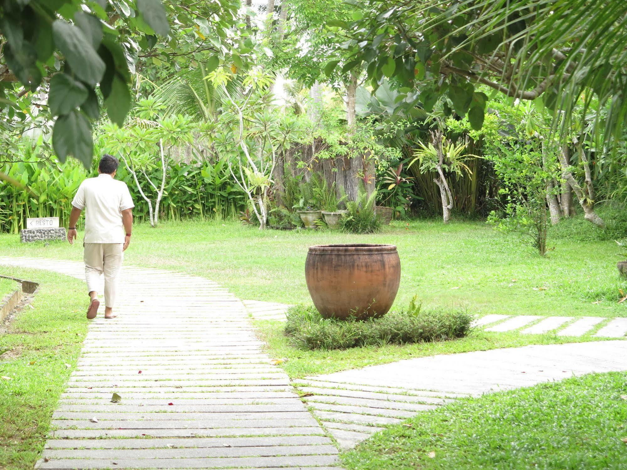 Sapulidi & Gallery Bali Resort 4*