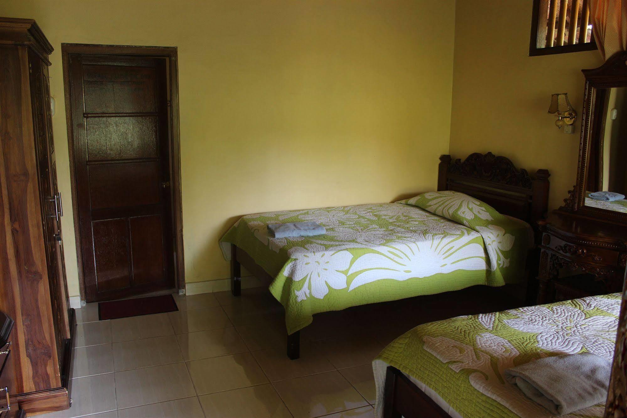 Gusti's Garden Guest house 4*