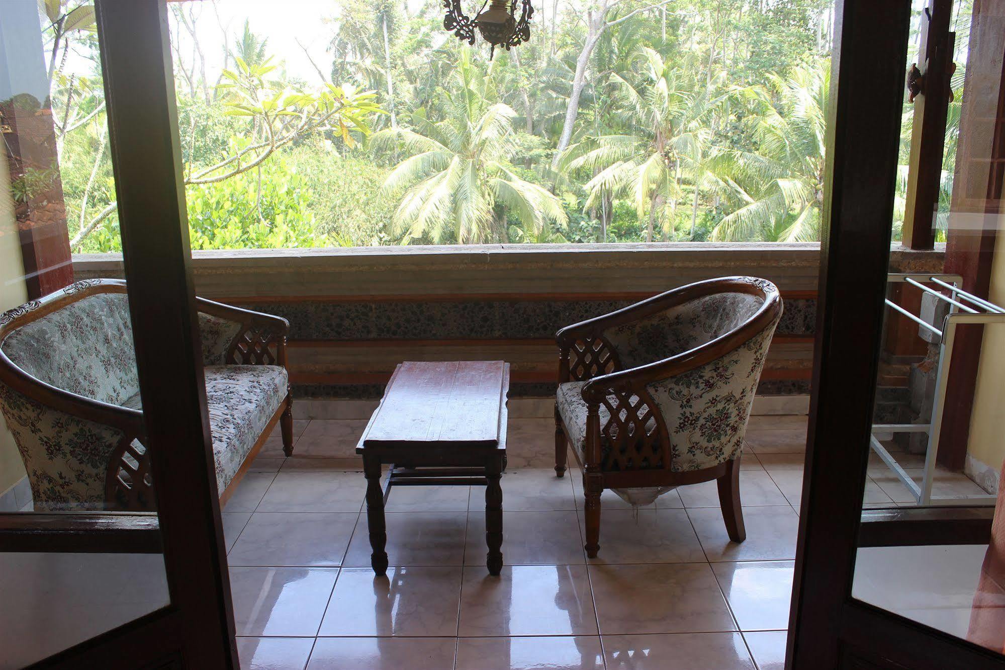 Gusti's Garden 4*