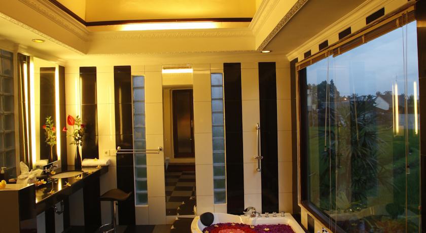 Hidden Yone Village Holiday park 4*