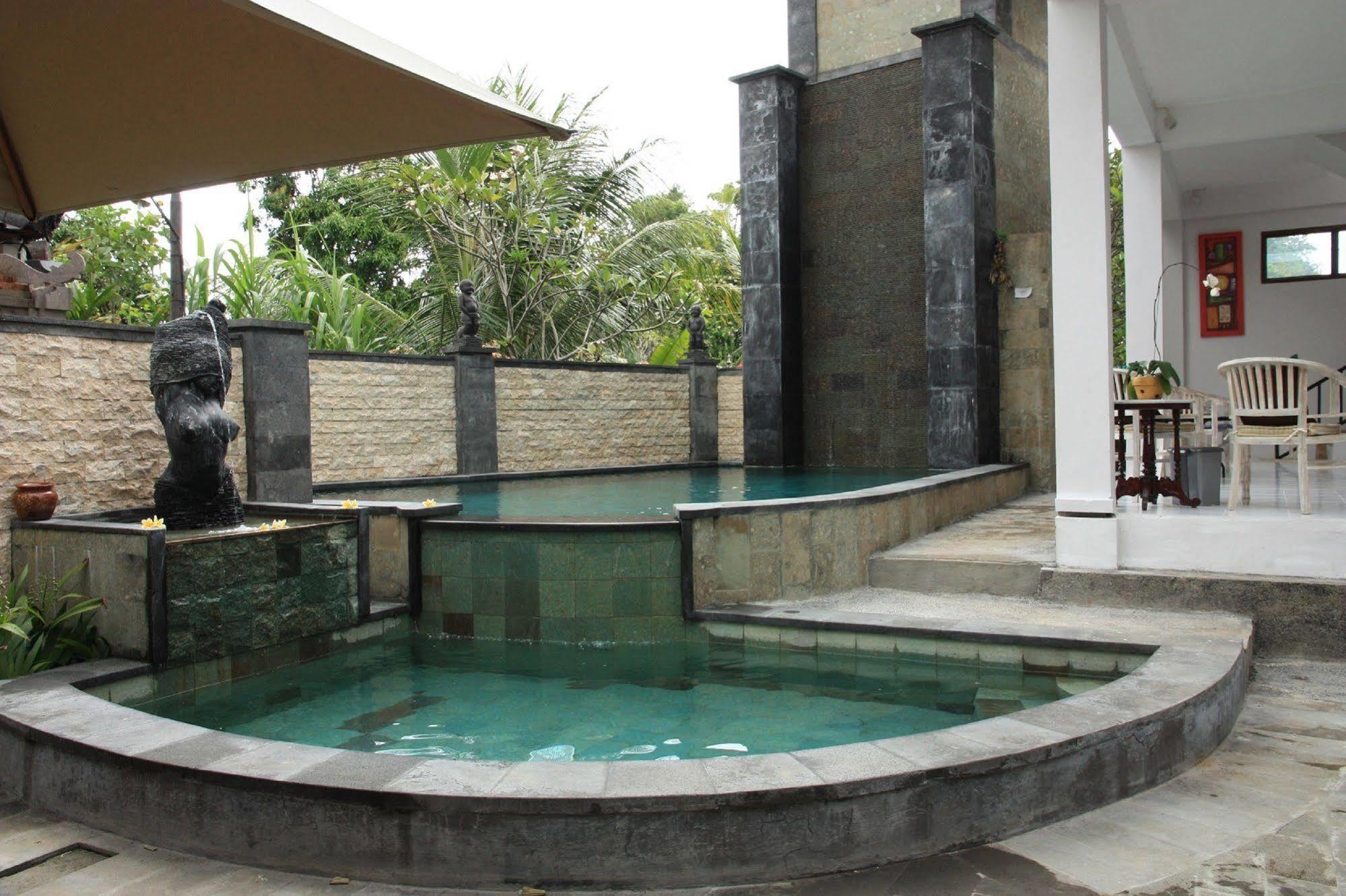 Oka Kartini Holiday park 2*