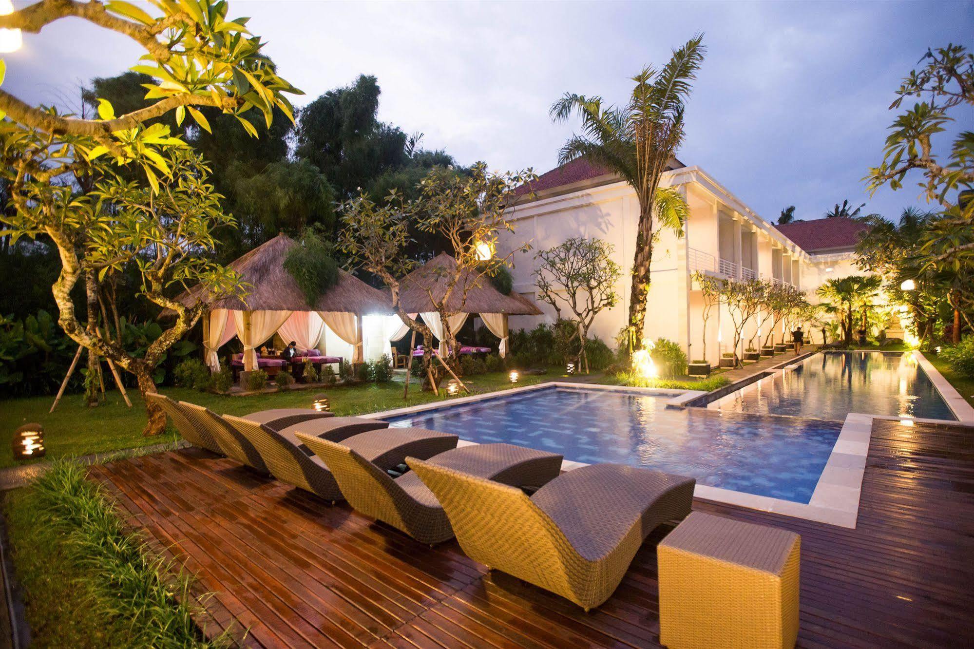 The Grand Sunti Hotel