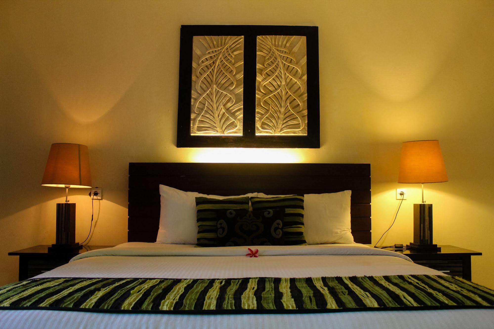 Hotel The Grand Sunti 3*