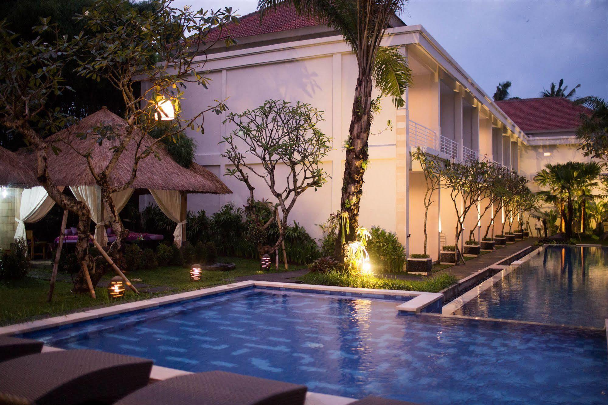 The Grand Sunti Hotel 3*