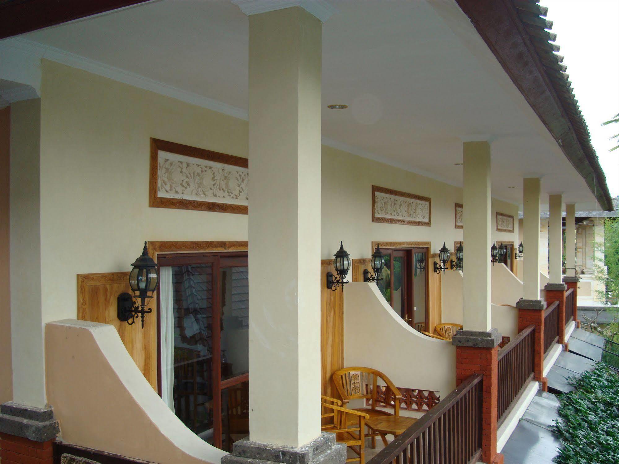 Bisma Sari Hotel 3*